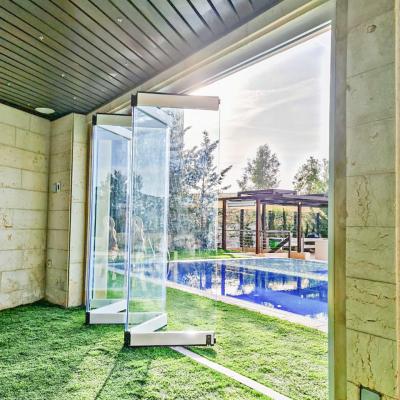 Mobile Glass Wall Systems